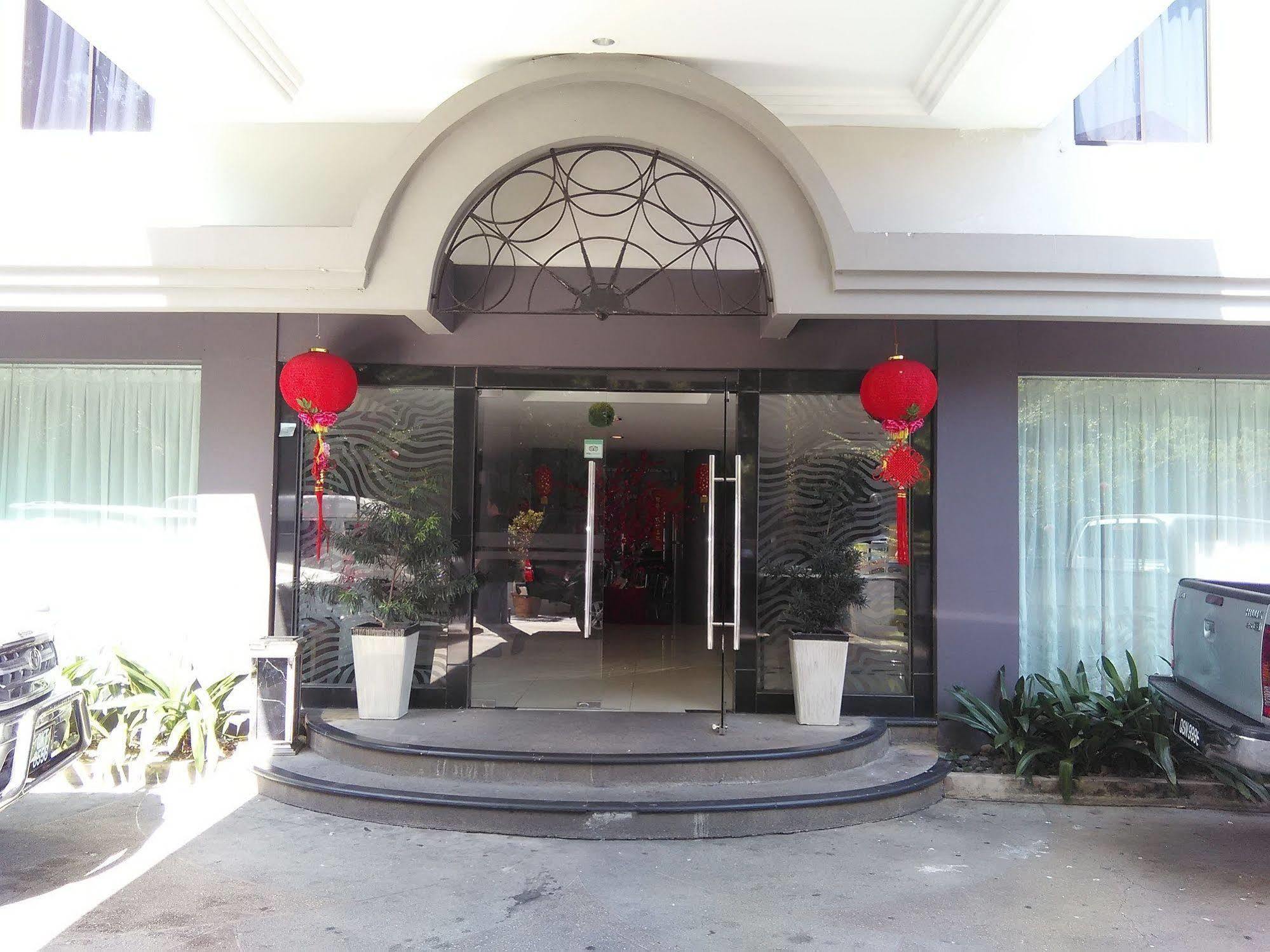 Casuarina Hotel Kota Kinabalu Exterior foto